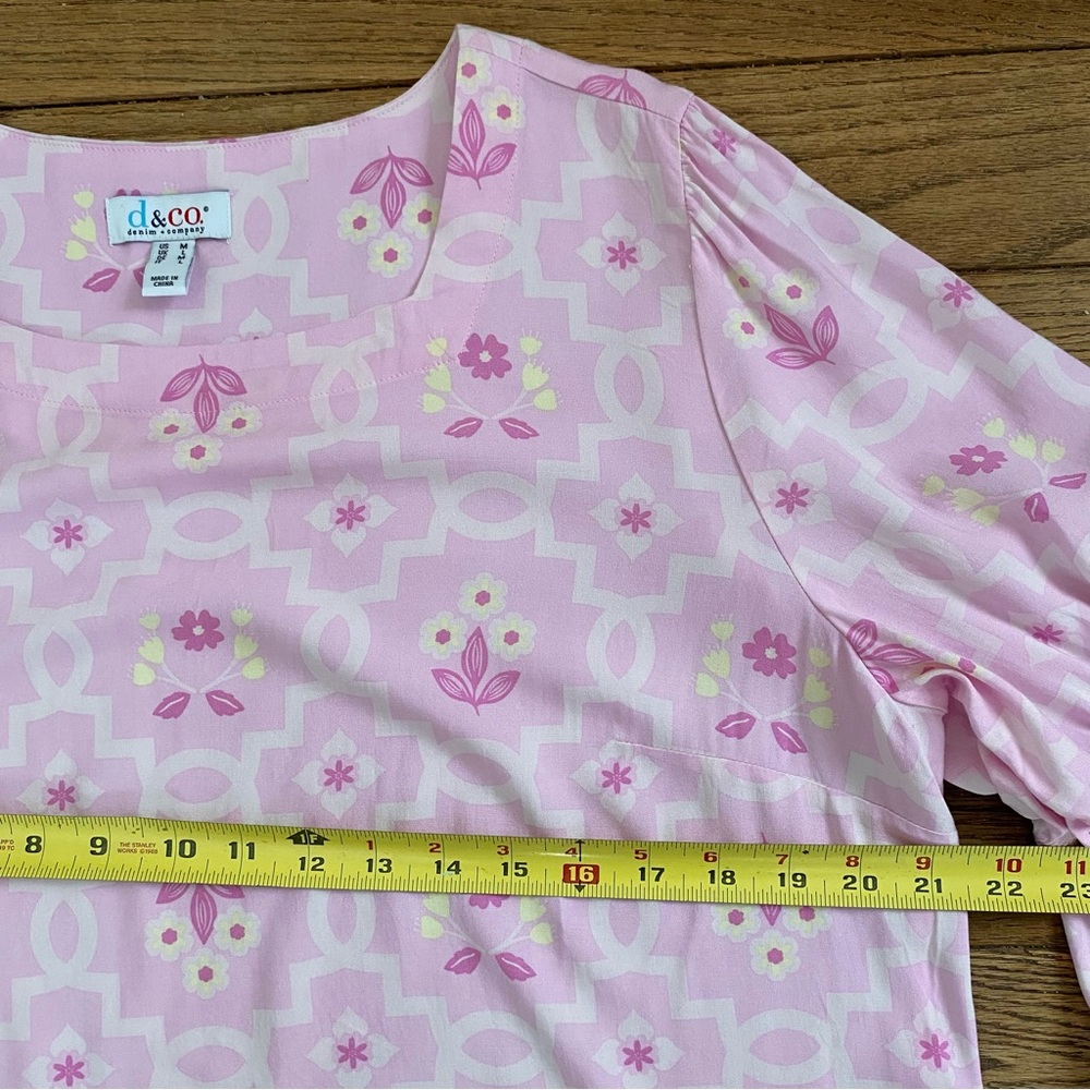 NWOT D&Co QVC Pink Floral Print Top Womens Size Medium Ruffle Bell Sleeve Blouse - Picture 7 of 9